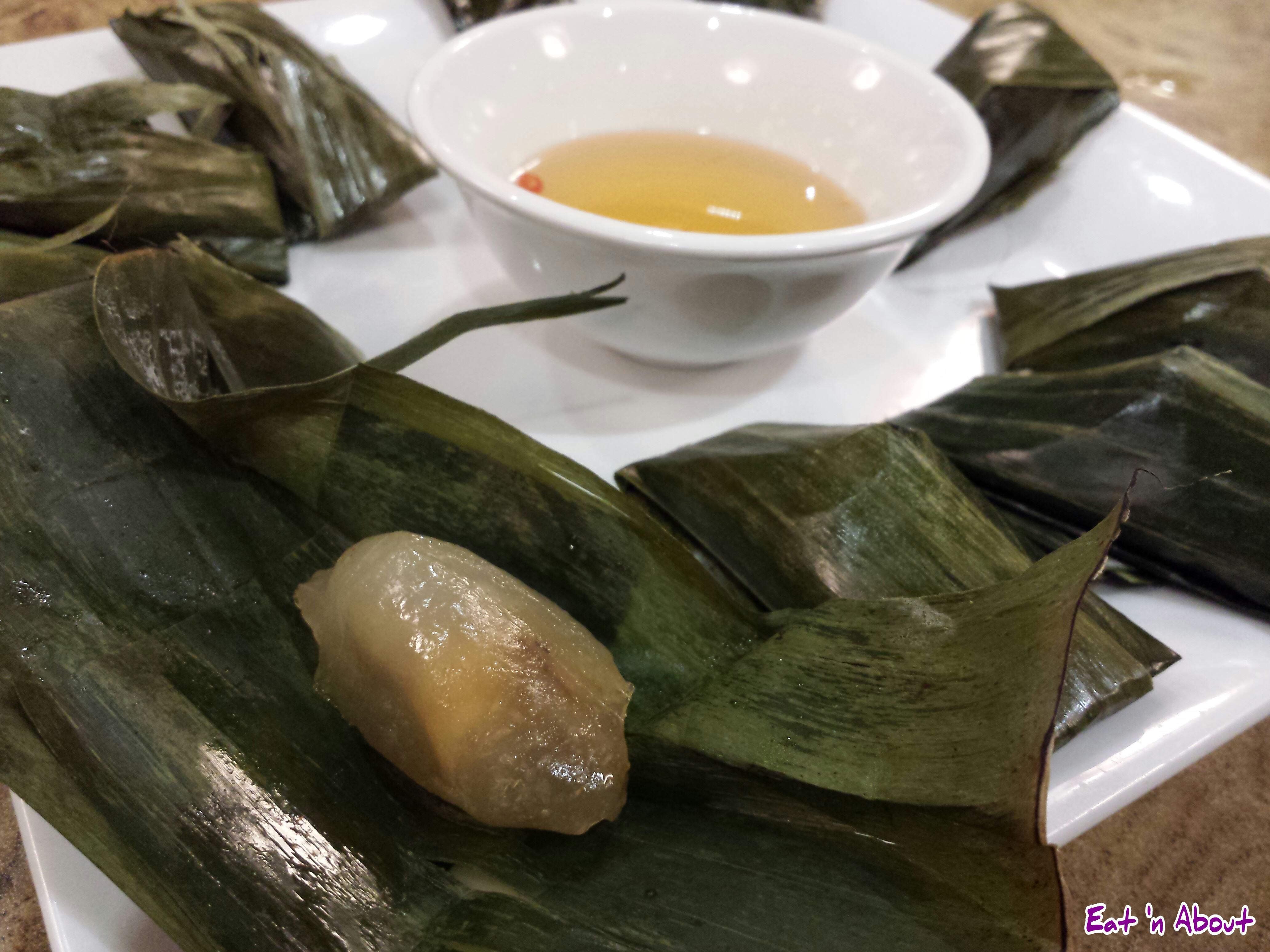 Banh bot loc tom thit goi la chuoi Mui Ngo Gai: Banh bot loc tom thit goi la chuoi